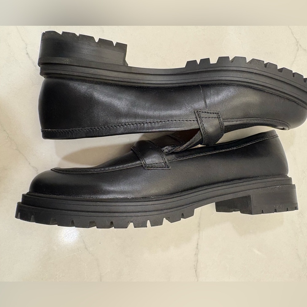 Classic Black Leather Lug-Sole Loafers for Women - Picture 9 of 12